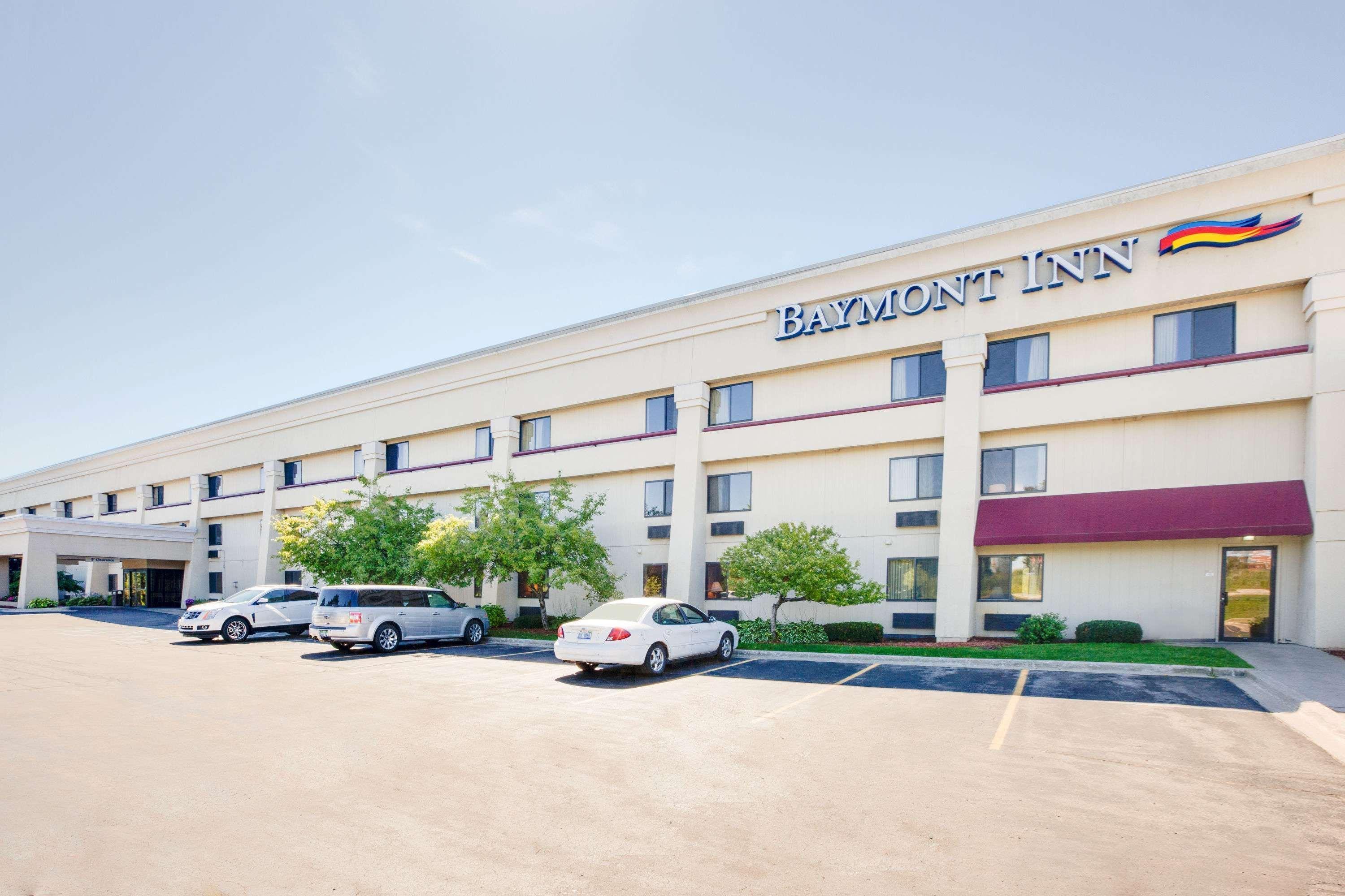 Baymont By Wyndham Traverse Stadt Exterior foto